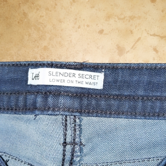 Lee's Slender Secret Velvet Details 8 medium jeans - Picture 8 of 8